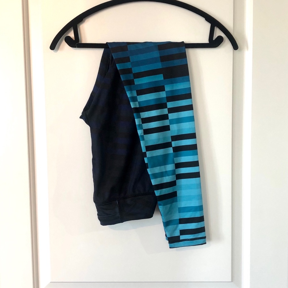 Hyba blue stripe yoga pants